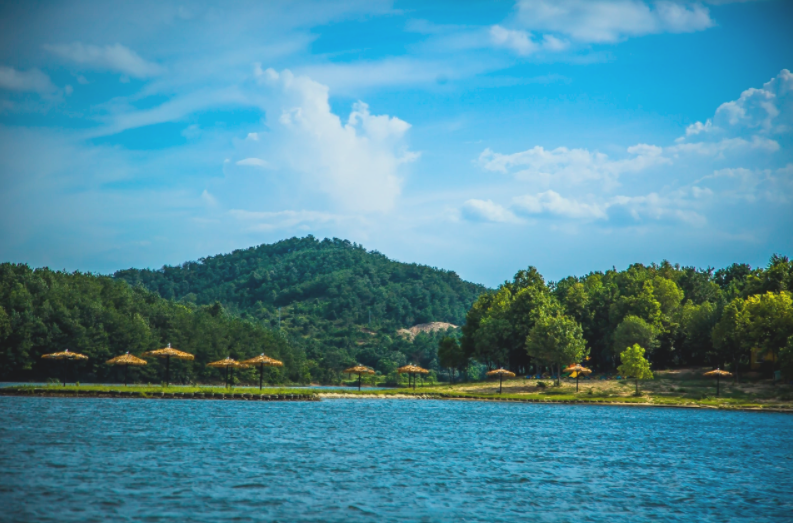 红安县帝王湖景区.png